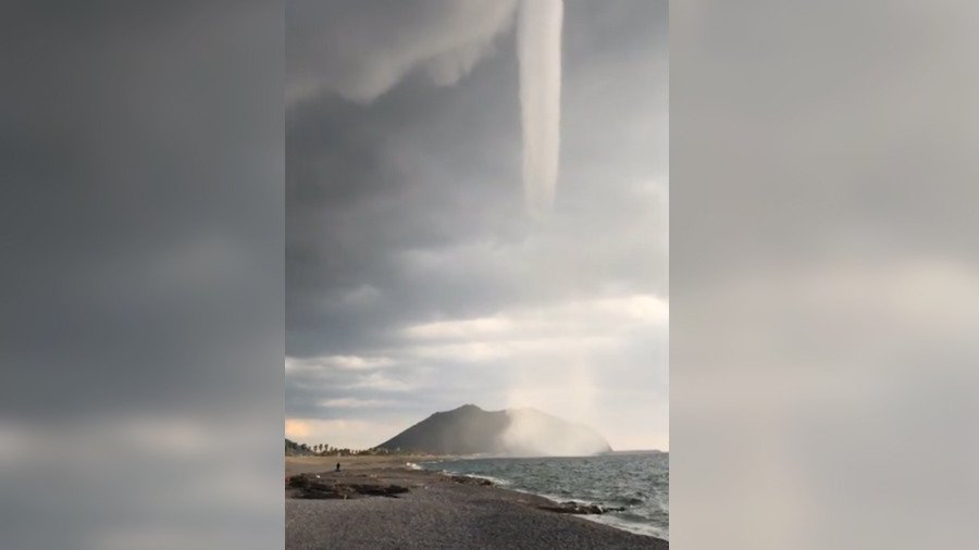 Terrifying twin tornado touchdown in Turkey caught on camera (VIDEOS)