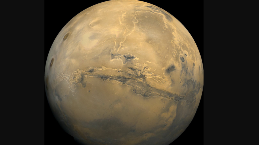 ‘Catastrophic’ megafloods created Mars’ giant canyons – study