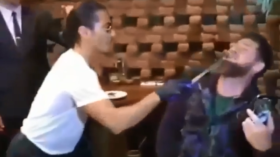 Salt Bae feeds Chechen leader Kadyrov meat straight from a knife (VIDEO)