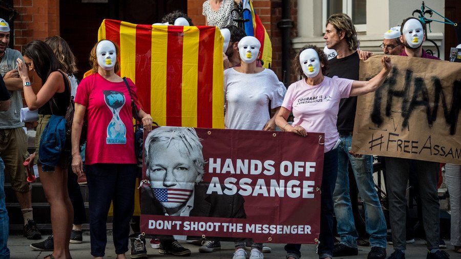 ‘Last diplomat he knew’: Ecuador ousts London envoy, fuels rumors of Assange’s imminent eviction