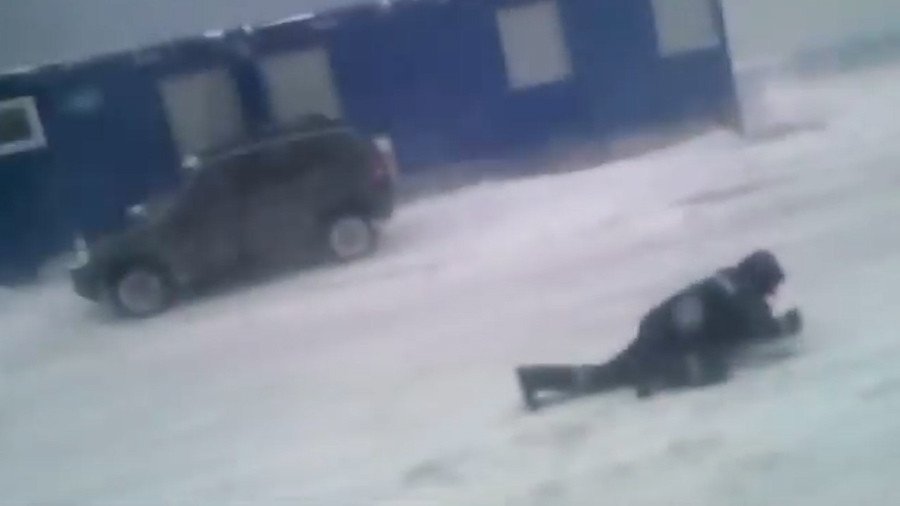  Brrr-iliant: Mother Nature kicks man to ground in epic battle (VIDEO)