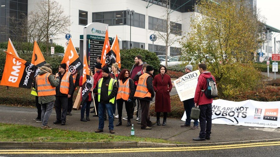 ‘We’re not robots’: Amazon employees protest across Europe on Black Friday (VIDEO)