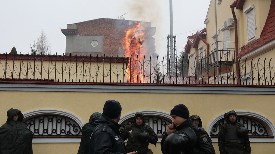 Russian Consulate territory ON FIRE as protesters pelt it with flares in Kharkov (PHOTOS, VIDEO)