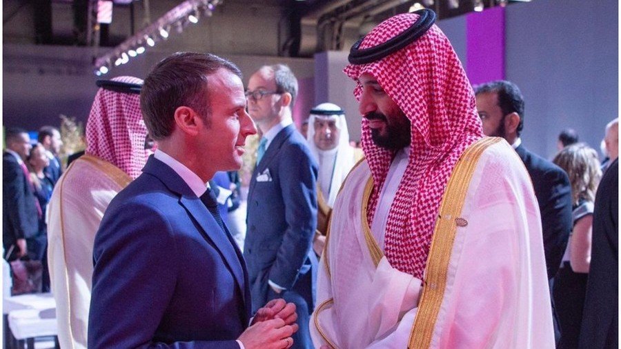 What did Macron & MBS say to each other? Camera catches pally chat at G20 (VIDEO)
