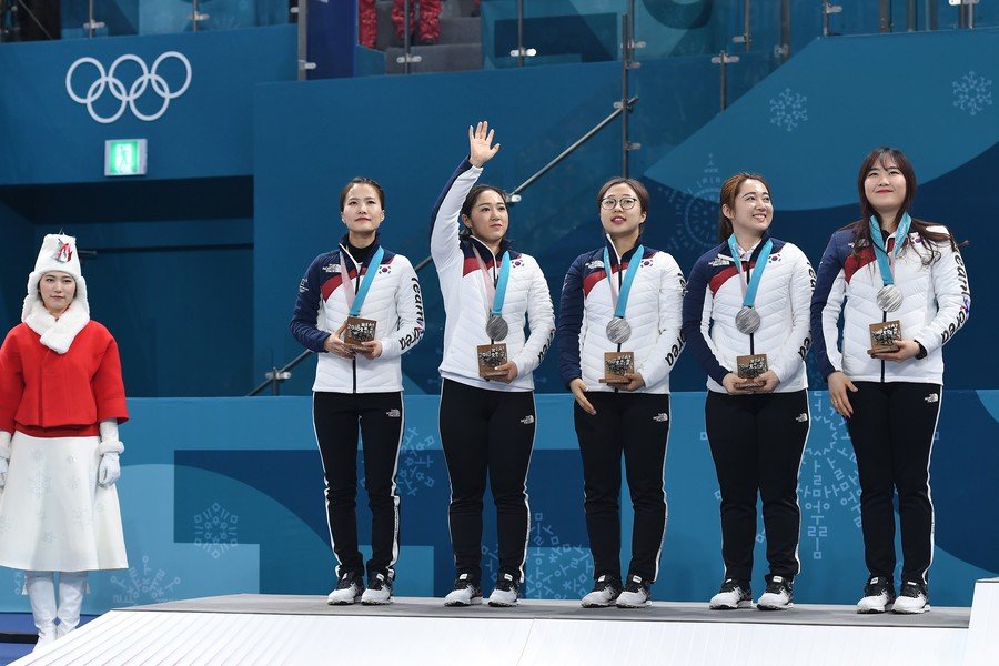 It's become unbearable': South Korean 'Garlic girls' accuse curling  official of abuse — RT Sport News