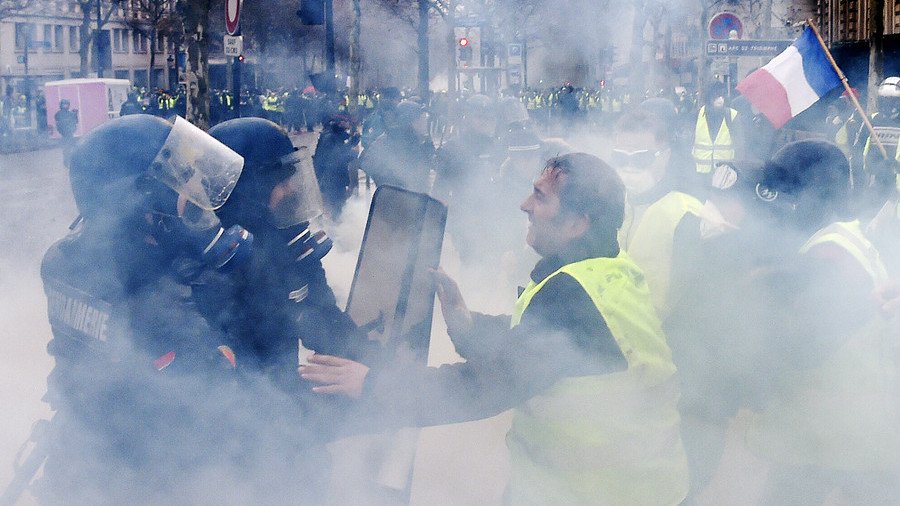 260+ arrested in Paris unrest as thousands rally against Macron’s fuel reforms