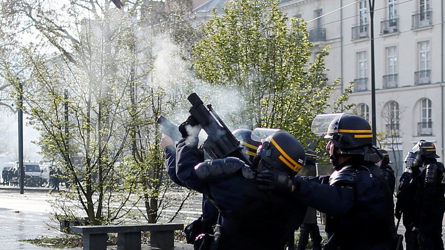 80yo woman dies after being hit in face by projectile amid Yellow Vest protests