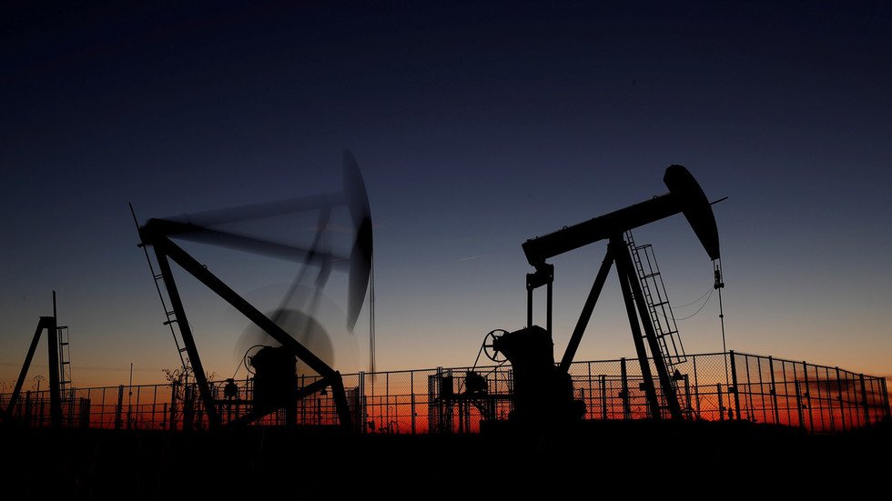 Oil prices jump over 4% as OPEC reaches production cut deal — RT ...