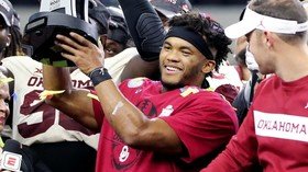 Two-sport college star Kyler Murray announces he will enter the NFL Draft