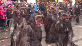 Run, Krampus, run: Army of Xmas demons descends on Munich Christmas market (VIDEO)