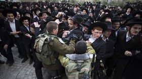 WATCH Ultra-Orthodox Jews clash with police over military draft (VIDEOS)