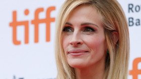 Big mistake! Newspaper writes about Julia Roberts’ ‘holes’ in hilarious typo