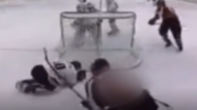 Texas teen ice hockey player suspended for vicious stick attack on rival (VIDEO) 
