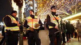 Terrorist scare & stampede: 7 injured after teens throw firecrackers in Dortmund mall (VIDEOS)