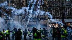 Eyedrops, helmets & 2.5kg vests: Journalists kit up for new wave of French protests