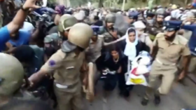 WATCH Hundreds of men prevent two women from reaching shrine of celibate Hindu deity