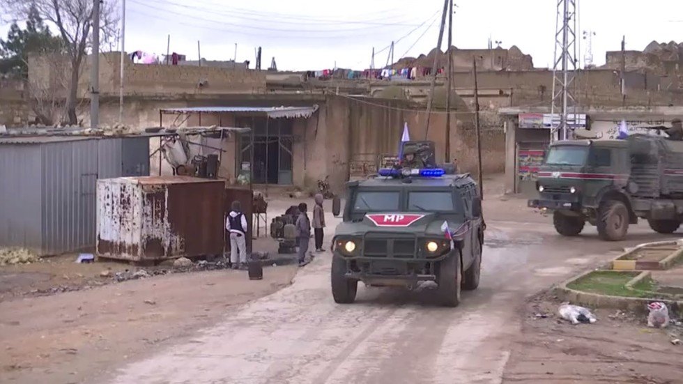 Russian Military Police Begin Patrolling Syria’s Manbij Area (video 