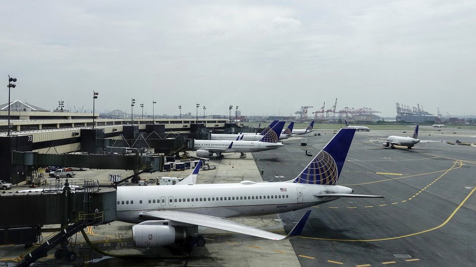 Drone Sightings Temporarily Ground Flights At Newark Airport — RT USA News