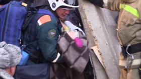 Baby rescued after over 24 hours under rubble of Magnitogorsk house blast (VIDEO)