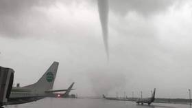 Tornado wreaks havoc on Turkish airport, damages planes & topples buses (VIDEOS, PHOTOS)