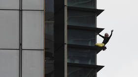 ‘French Spiderman’ Alain Robert arrested after latest hair-raising climb (VIDEOS)