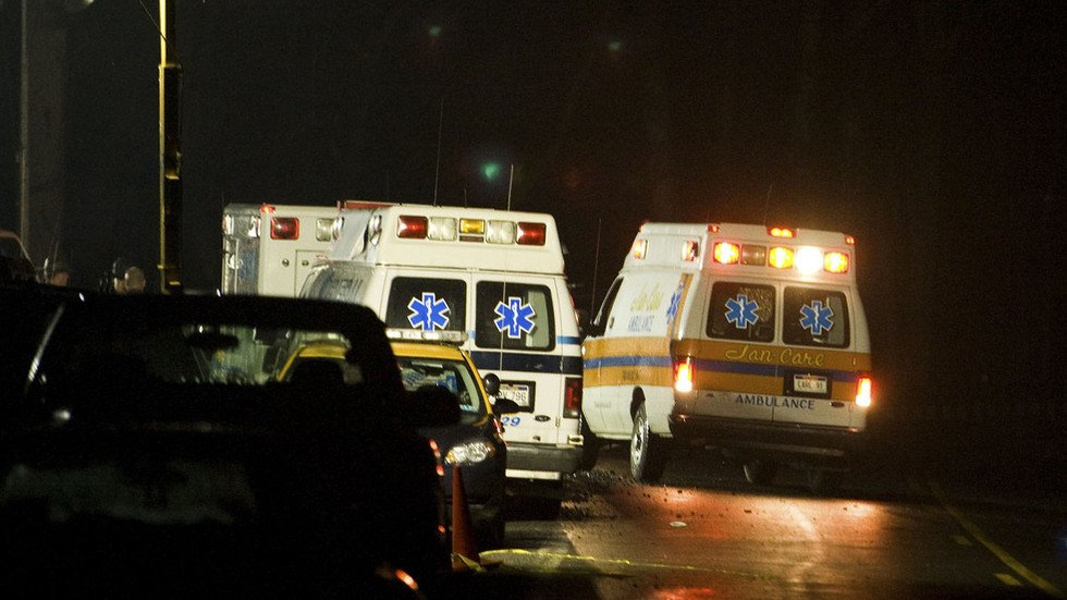 Over a dozen injured as bus carrying girls high school basketball team ...