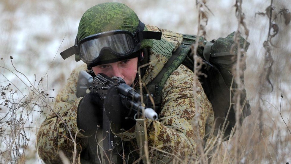 Kids in combat: Russia’s futuristic military glasses to help students ...