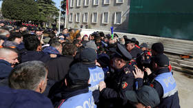 Chaotic scenes in Albania as opposition attempts to storm PM's residence (VIDEO)