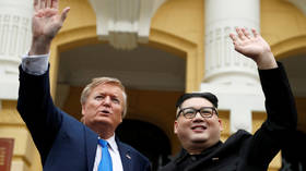 Vietnam threatens to deport Kim & Trump lookalikes, bans public stunts ahead of US-N. Korea talks