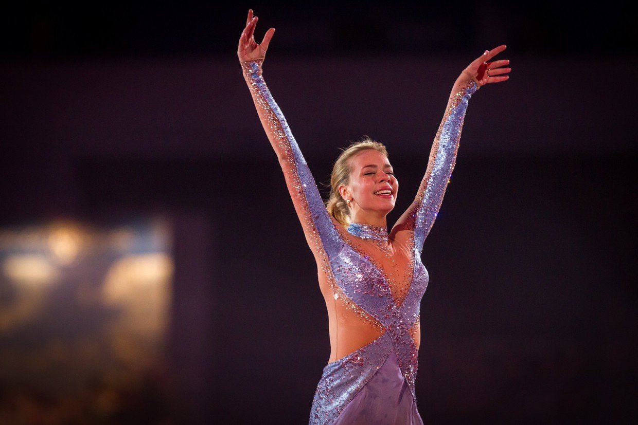 You think it's decent to strip off?' Russian skater in frosty