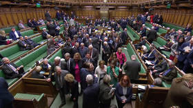 British MPs vote in favor of ruling out a ‘no-deal’ Brexit (VIDEOS)