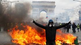 Yellow Vests & police clash in Paris as Macron’s ‘great debate’ ends (VIDEO)
