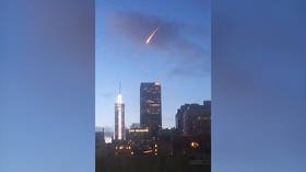 Meteor or alien invasion? Los Angeles skies set ablaze – nothing to panic about, police say (VIDEOS)