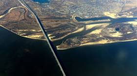 On track: Russia & China start laying railway across Amur River bridge