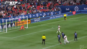 ‘Embarrassing’: MLS player in 'worst ever Panenka attempt' before Zlatan scores rocket (VIDEO) 