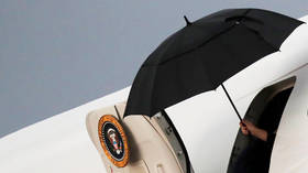 All the presidents’ umbrellas: How Trump & other world leaders struggle with bumbershoots (PHOTOS)