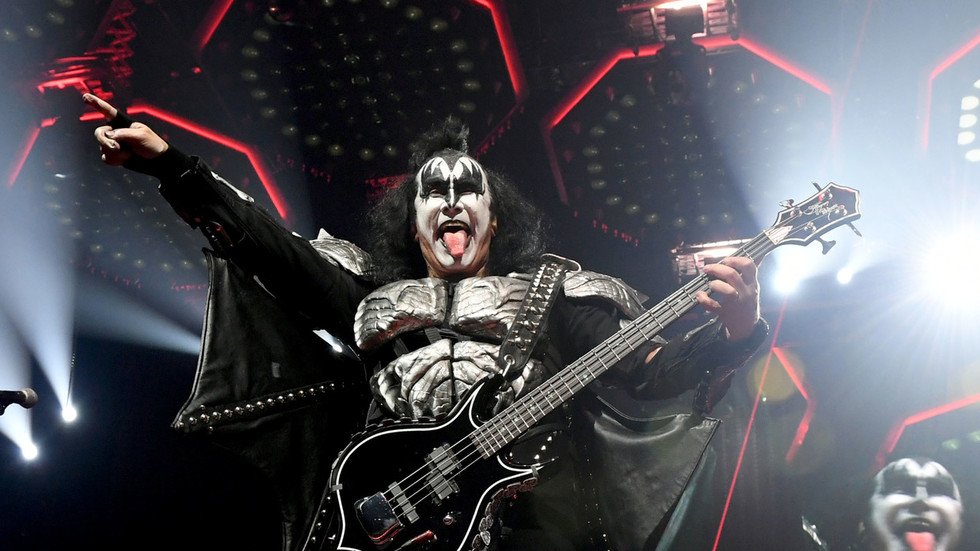 Job interview? Leather-clad Gene Simmons of Kiss visits White House ...