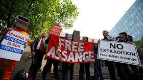 ‘We should be giving Assange an honor, not arresting him’ – Ken Livingstone