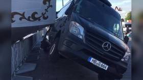 Surf and Turf: Russian sailboat crashes into parked Mercedes minibus (VIDEO)