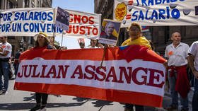 18 ways Julian Assange changed the world (by Lee Camp)