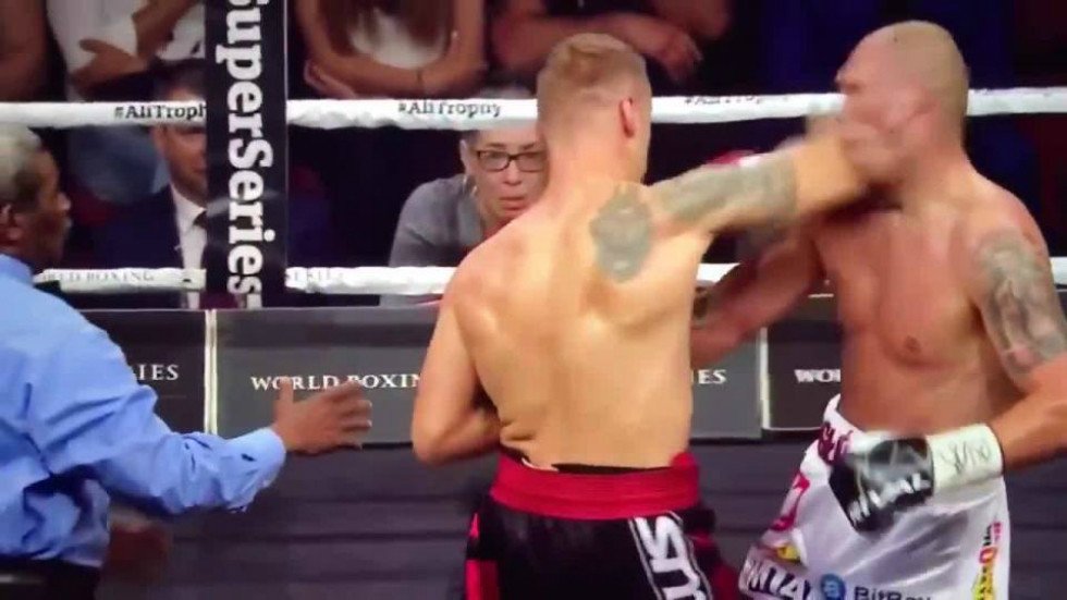 'Disgraceful': Mairis Briedis lands illegal elbow en route to ...