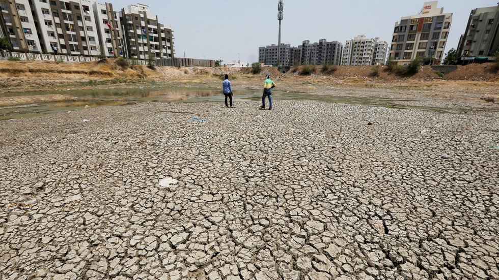 Indian heatwave kills 92 as temperatures soar to 50C — RT World News