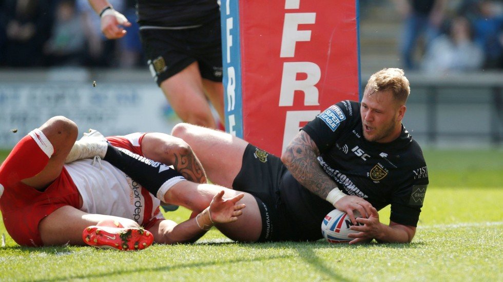 ‘what Have I Just Seen Rugby Star Slaps Dislocated Knee Back In Place Carries On Playing