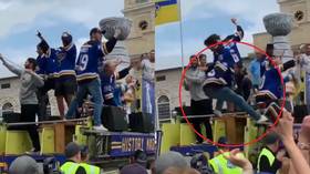 Russian NHL star tumbles off fire truck during Blues Stanley Cup parade (VIDEO)