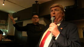 WATCH Trump & Kim’s look-alikes sing duet as they rock a pub during G20