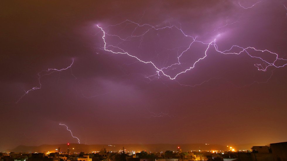 Lightning kills 32, injures dozens as monsoon batters India — RT World News