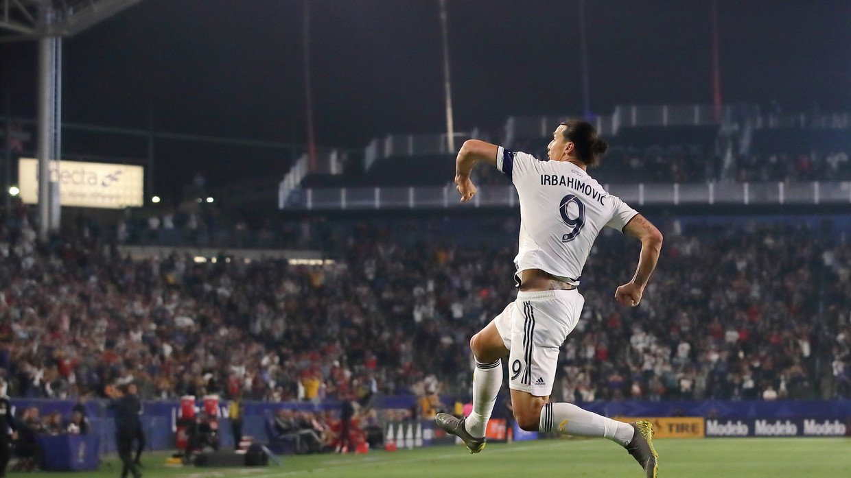 Zlatan Imbrahimovic takes pitch with misspelled jersey
