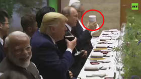Tea time? Putin brings his own cup to G20 summit & now everyone in China wants one