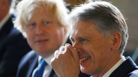 Chancellor Hammond backs threat of legal action against BoJo to prevent no-deal Brexit