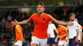 'Deligted!': Dutch wonderkid De Ligt jets in to Turin to finalize €75mn Juve deal (VIDEO)
